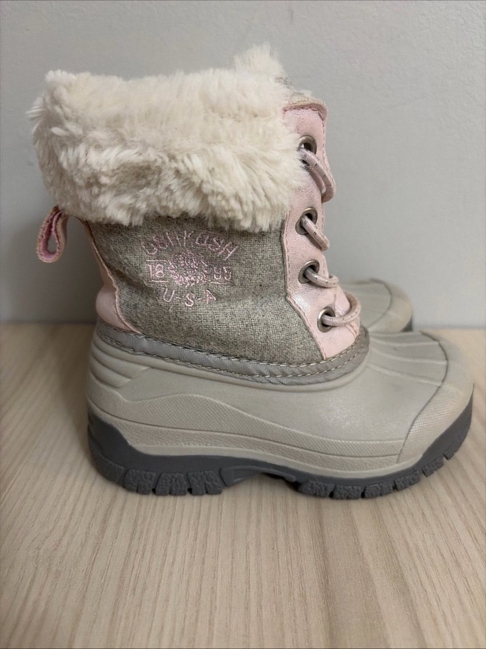 Oshkosh Children's Pink & Beige Winter Snow Boot with Faux Fur Cuff size 6